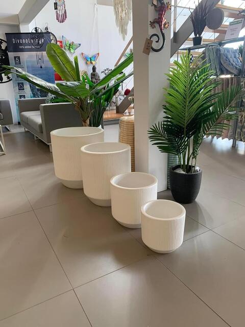 Ribbed Plant Pots (White)