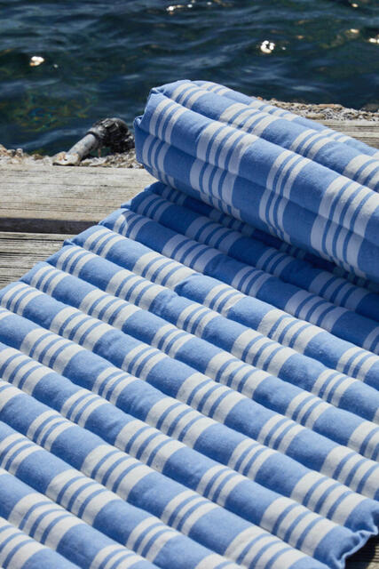 Sunbed Roll Blue and White