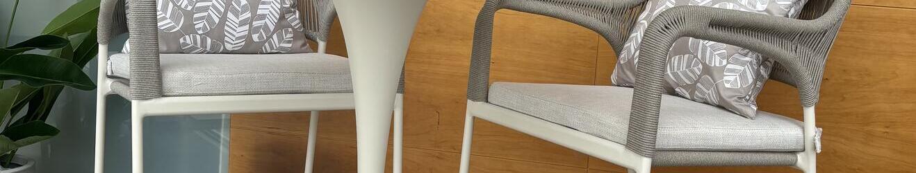 Capri 2 seat Bar set