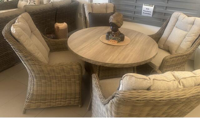 Manilla Mocha 4 seat Dining Set