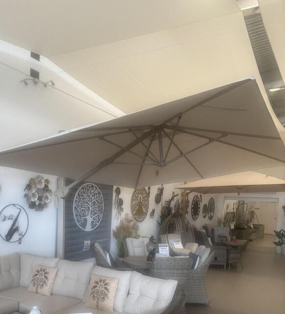 Carla 400 x 300cm Cantilever Carla 400 x 300cm Cantilever