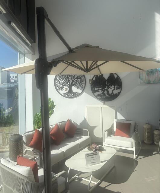 Roma 300cm diameter Cantilever Roma 300cm diameter Cantilever