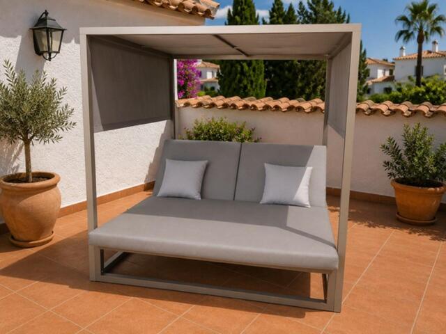 Tahiti Mocha Daybed