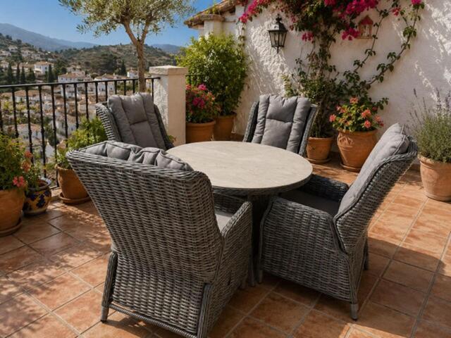 Havana 4 Seat Round Reclining Dining Set Havana 4 Seat Round Reclining Dining Set